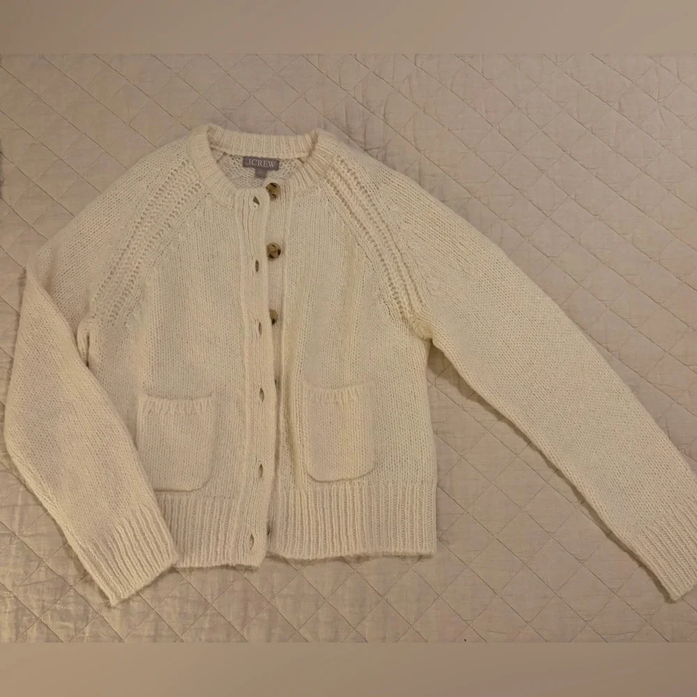NWT J. Crew Raglan Cardigan in Ivory / Button-Up Cardigan with Patch Pockets - Picture 2 of 8